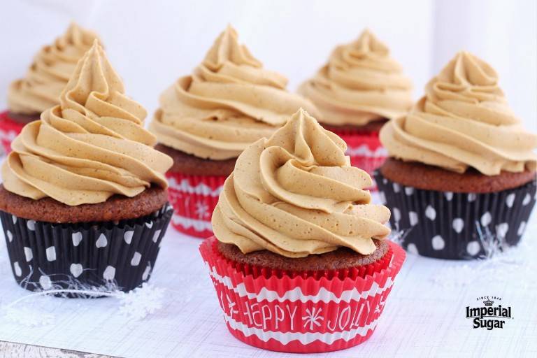 Gingerbread-cupcakes-with-gingerbread-butter-cream-frosting-Imperial-768x512.jpg