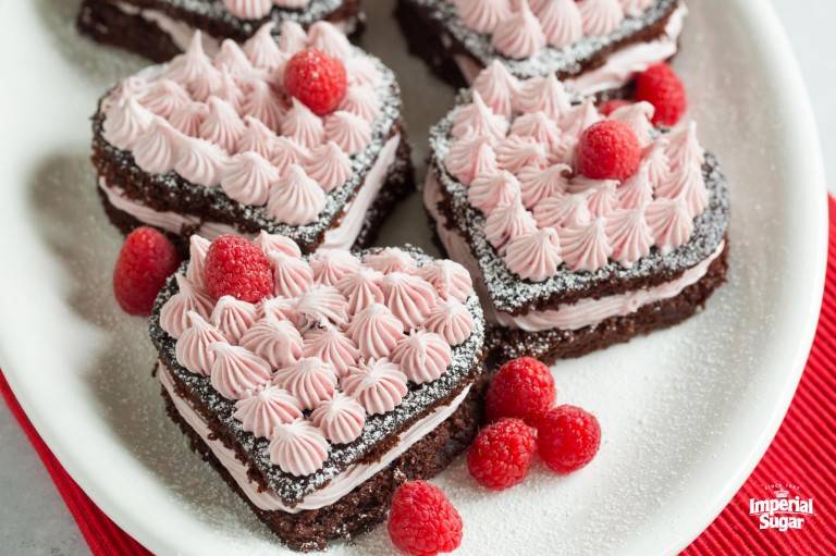 chocolate-cake-hearts-with-raspberry-frosting-imperial-768x511.jpg