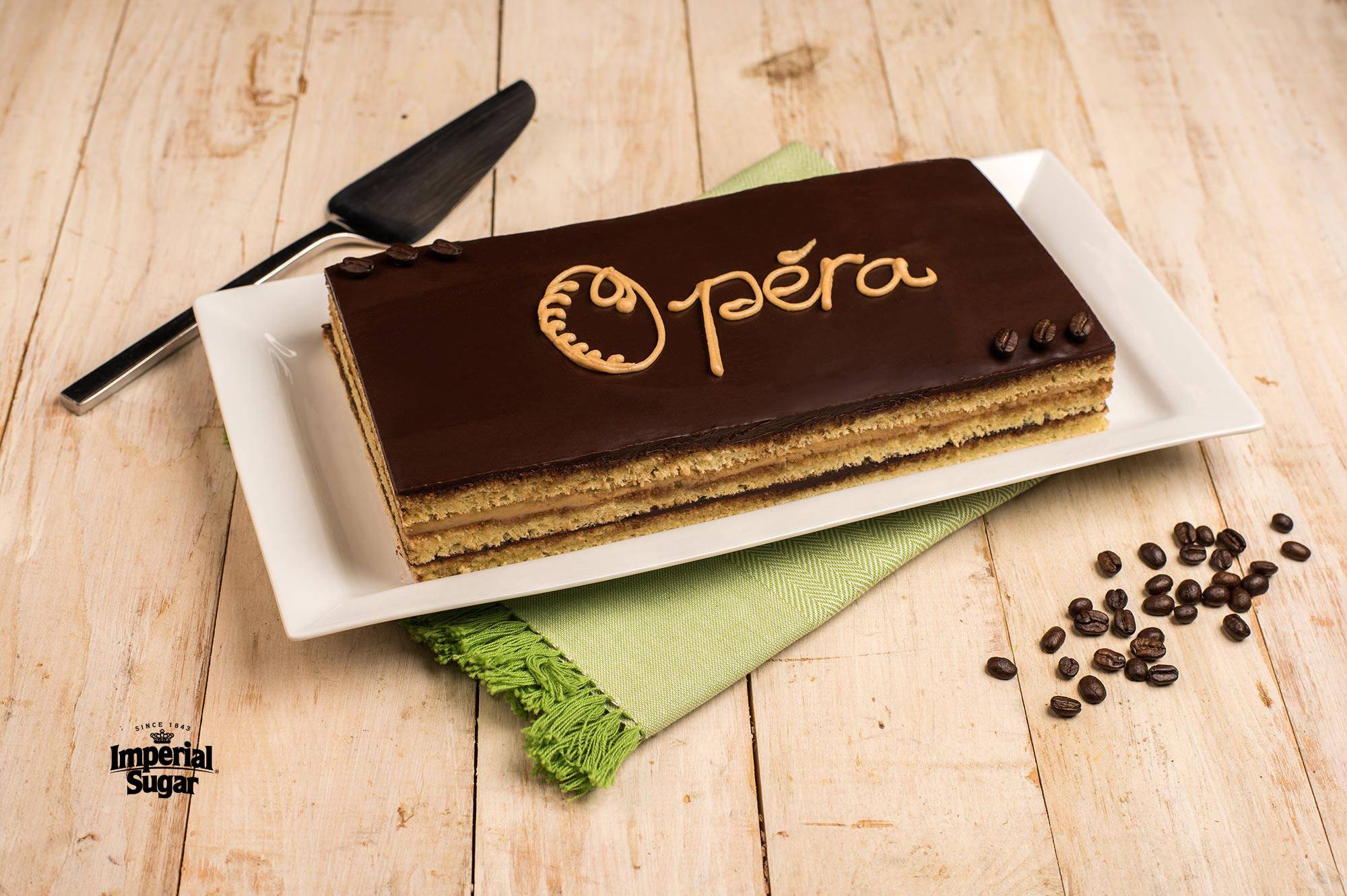 Торт опера купить. Торт опера. Кофейная опера торт. Торт опера классический. Торт Имперский опера.