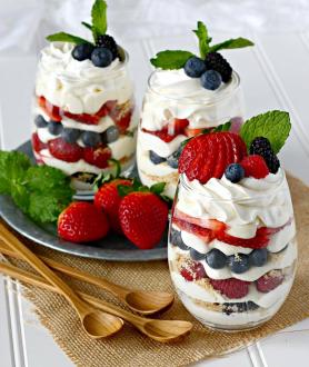Very Berry Mini Cheesecake Trifles