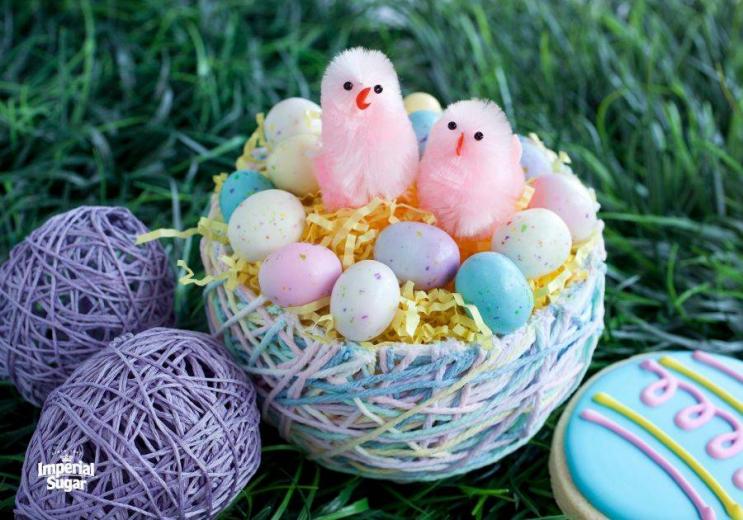 Yarn Easter Eggs and Easter Baskets