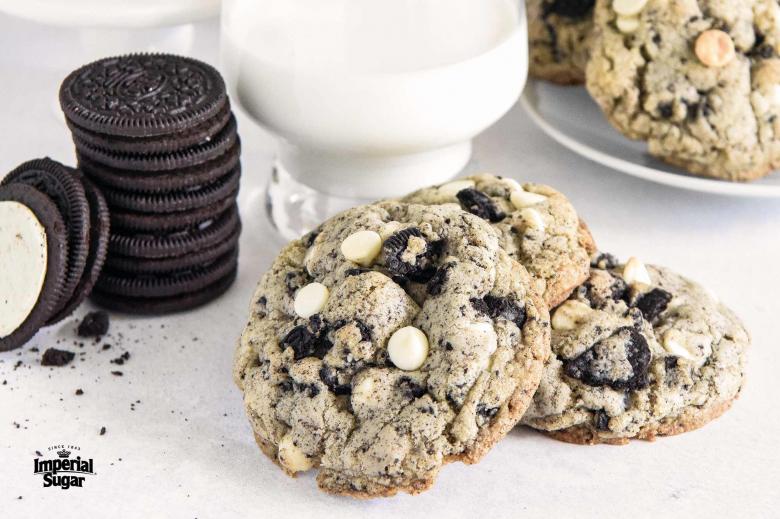 Cookies And Cream Chocolate Chip Cookies