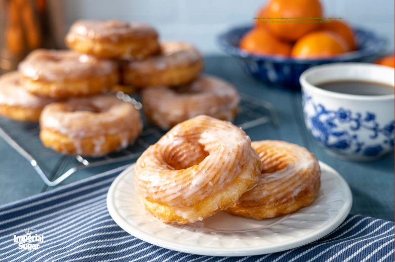 French Glazed Crullers 