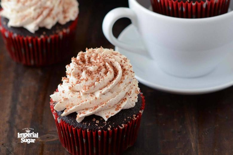 Mexican Hot Chocolate Cupcakes with Cayenne Spiced Whipped Cream