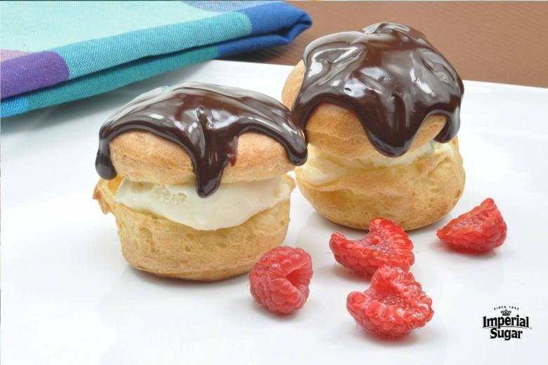 Profiteroles with Peppermint Ice Cream and Chocolate Sauce