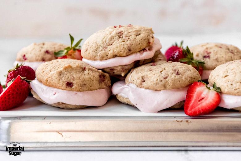 Strawberry Whoopie Pies Imperial 