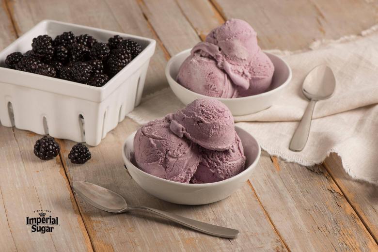 Blackberry Vanilla Cheesecake Ice Cream