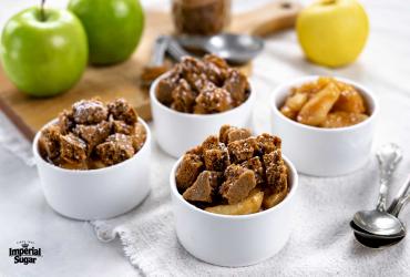 Apple Gingerbread Crumble