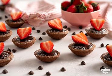Dark Chocolate Strawberry Mini Tarts 