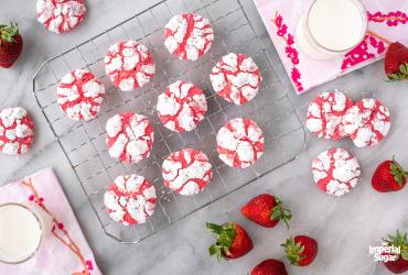 Strawberry Crinkle Cookies 