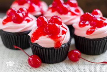 Cherry Heart Cupcakes imperial