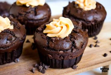 Chocolate Muffins with Peanut Butter Mousse Imperial 